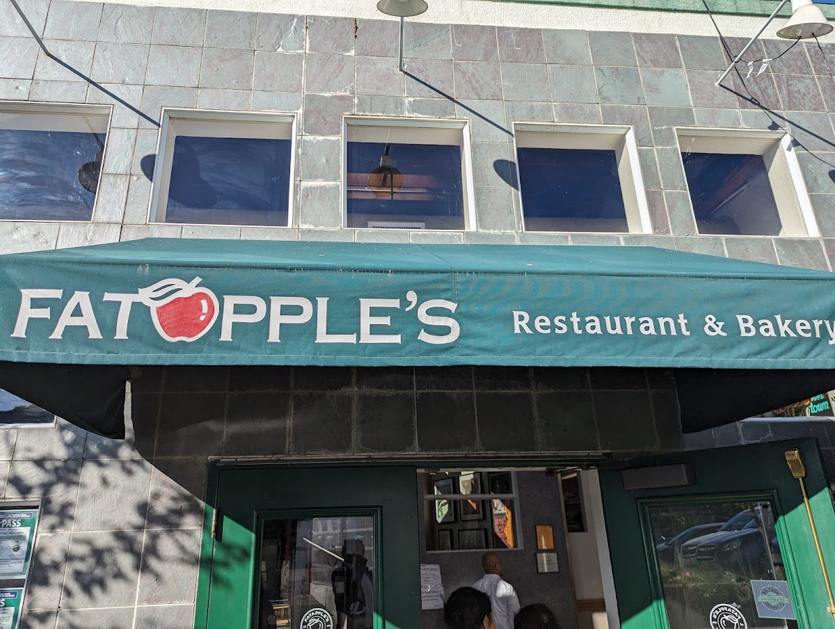 Fatapple's Restaurant & Bakery | El Cerrito